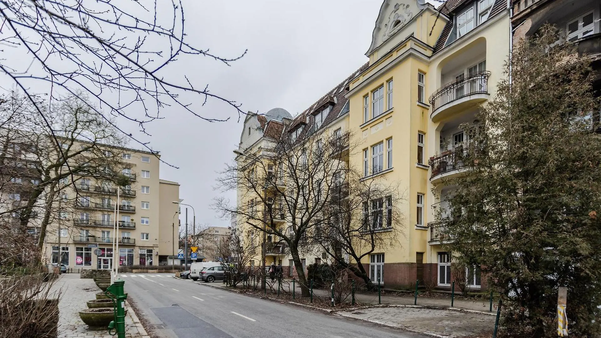 Nowoczesne I Stylowe Studia Very Berry W Poznaniu By Noclegi Renters 0*, Poznań