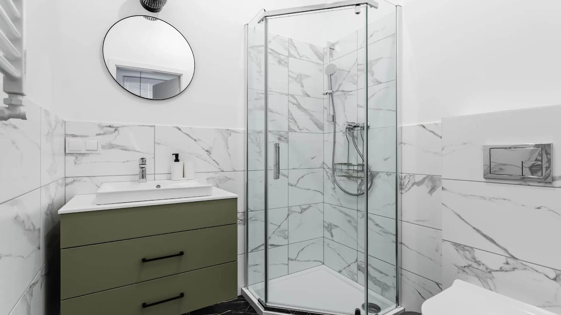 Nowoczesne I Stylowe Studia Very Berry W Poznaniu By Noclegi Renters 0*, Poznań Polen