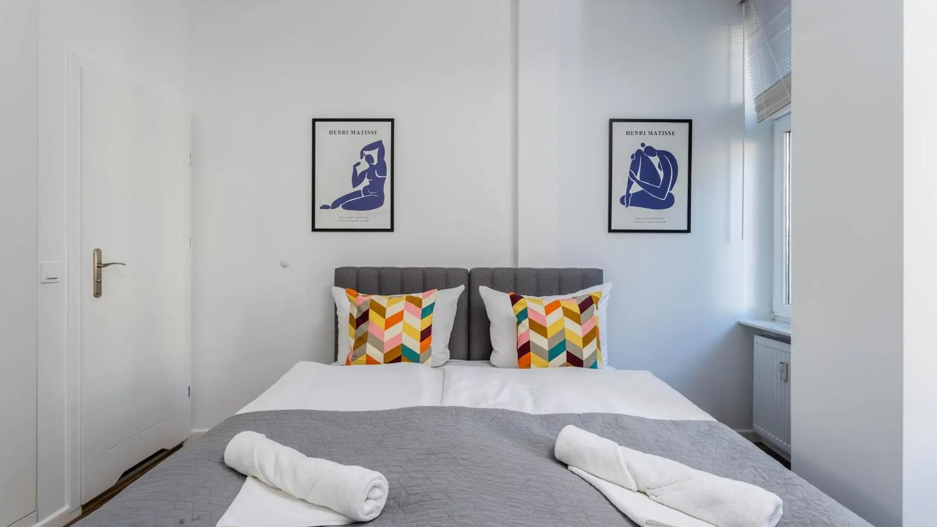 Nowoczesne I Stylowe Studia Very Berry W Poznaniu By Noclegi Renters