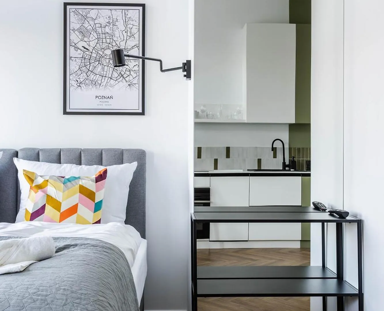 Nowoczesne I Stylowe Studia Very Berry W Poznaniu By Noclegi Renters 0*, Poznań