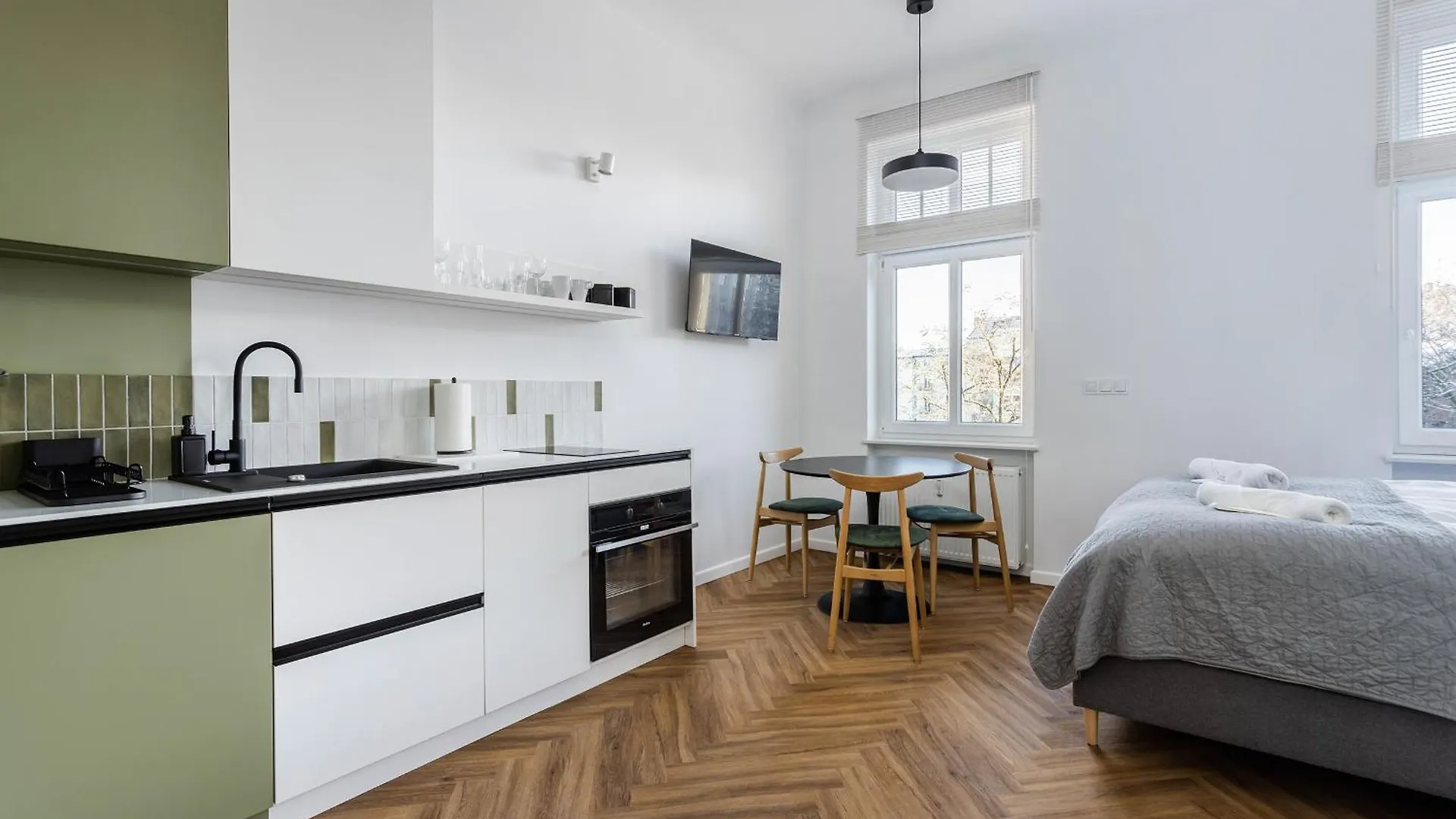Nowoczesne I Stylowe Studia Very Berry W Poznaniu By Noclegi Renters Lägenhet